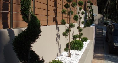 Κατασκευή κήπου σε 2 Μεζονέτες , Ροδόπολη Αττικής.